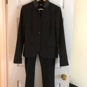 Mexx Suit with faux leather throughout